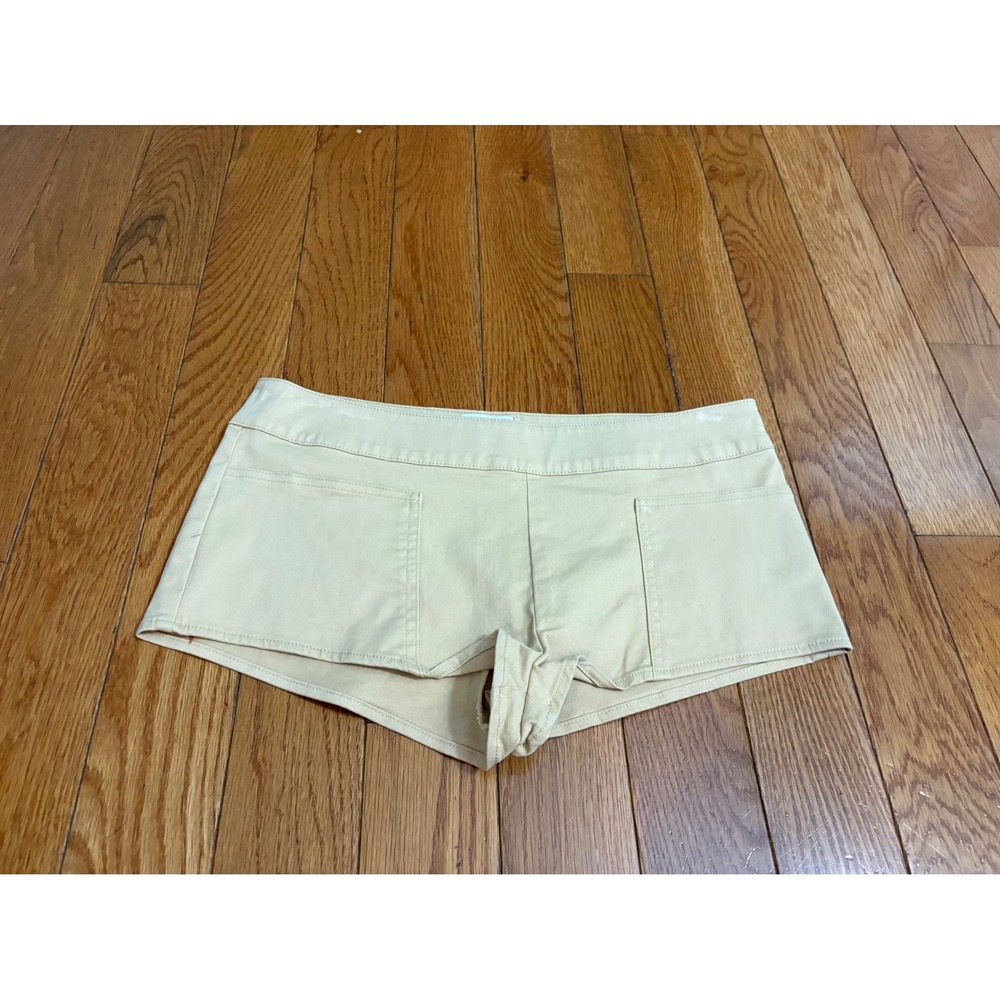 NWOT BDG Urban Outfitters Yellow Low Rise Patch Pocket Hot Shorts Size 6/UK10